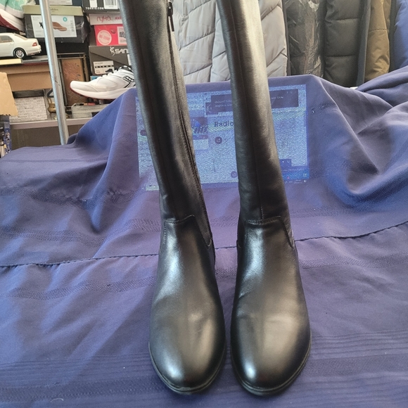 Ladies Boots - Picture 6 of 11